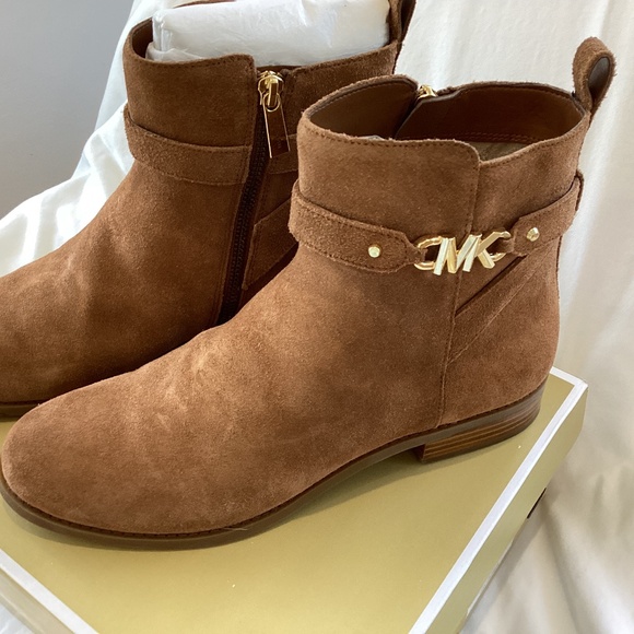 Boots - Picture 1 of 4
